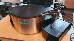 Reed 5A, 3P und 1H Tonarme sowie das Reibradlaufwerk Reed Muse 3C in unserer Vorführung